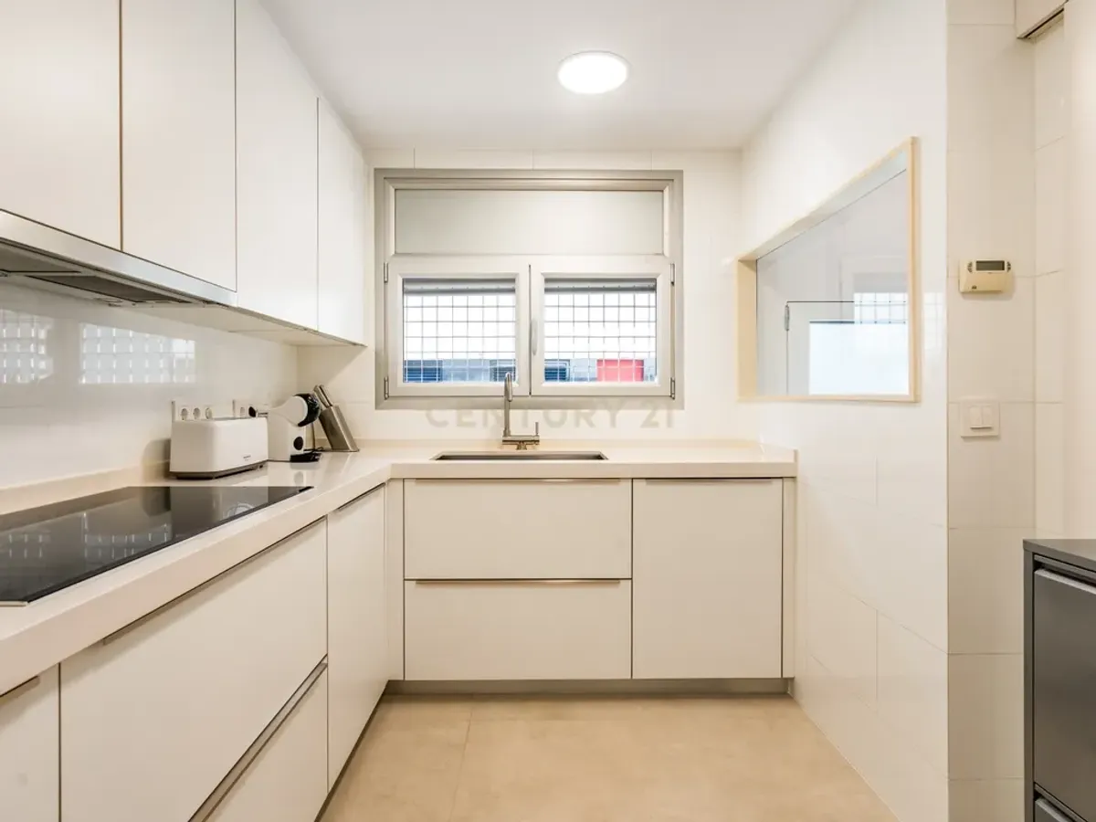 Casa con piscina privada y terrazas en Poblenou: un auténtico oasis en Barcelona