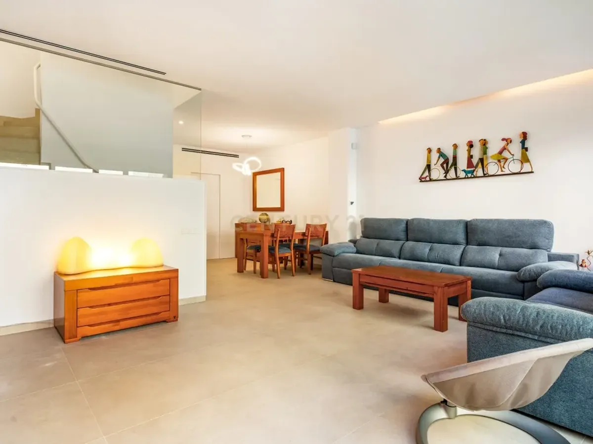 Casa con piscina privada y terrazas en Poblenou: un auténtico oasis en Barcelona