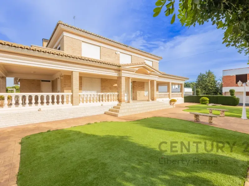 Señorial Chalet en Santa Apolonia (El Vedat)