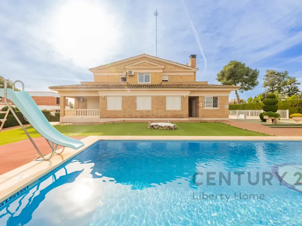 Señorial Chalet en Santa Apolonia (El Vedat)