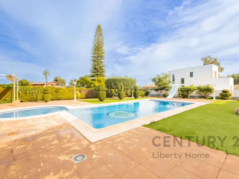 Señorial Chalet en Santa Apolonia (El Vedat)