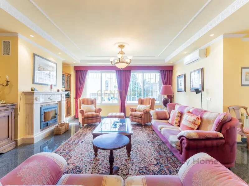 Señorial Chalet en Santa Apolonia (El Vedat)