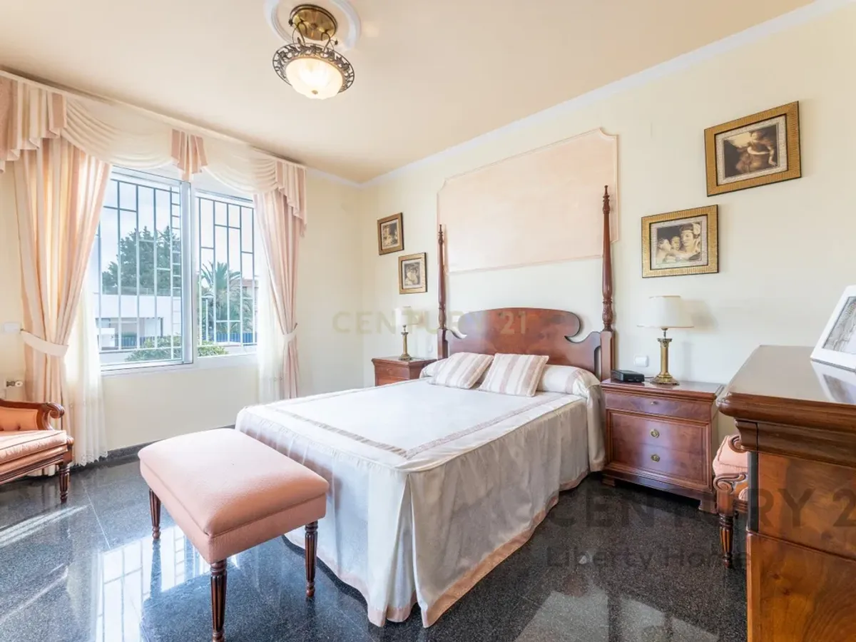 Señorial Chalet en Santa Apolonia (El Vedat)