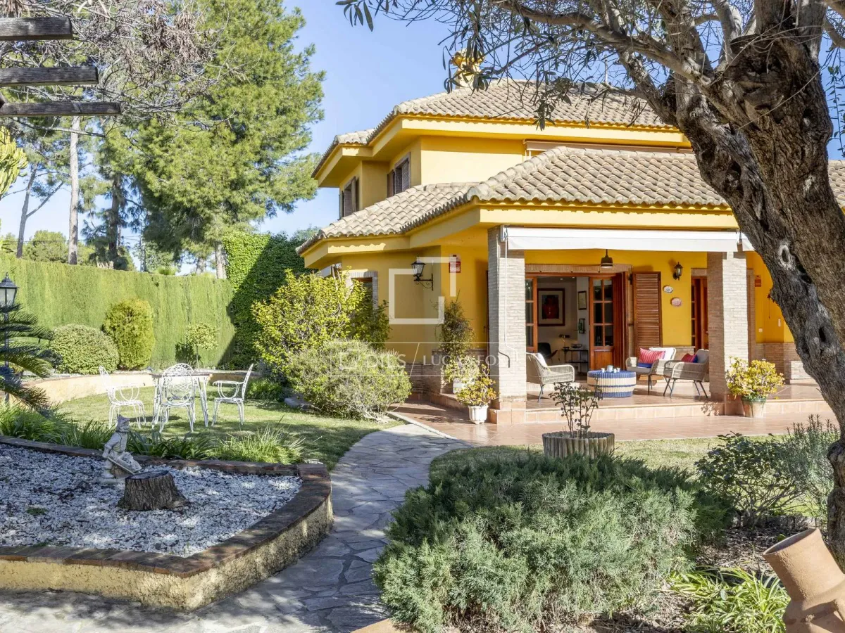 House / Villa for sale in La Canada, Valencia