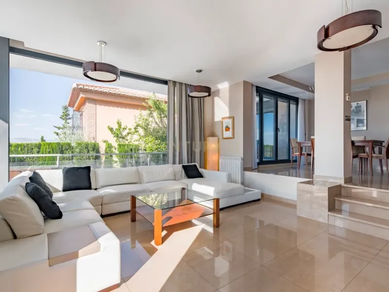 Un hogar para disfrutar de las vistas, la luz y la tranquilidad en La Zubia