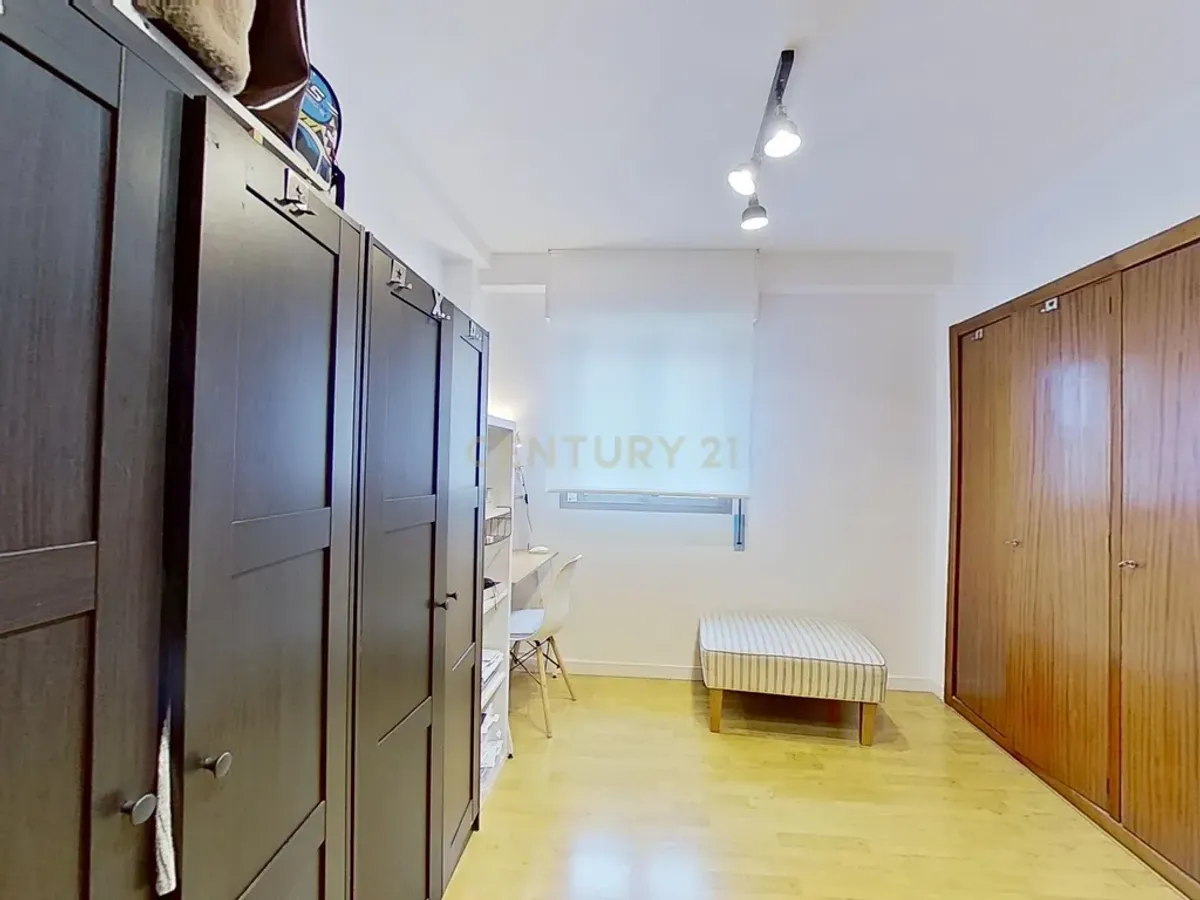 Fantástico Piso en venta en frente al Corte Inglés