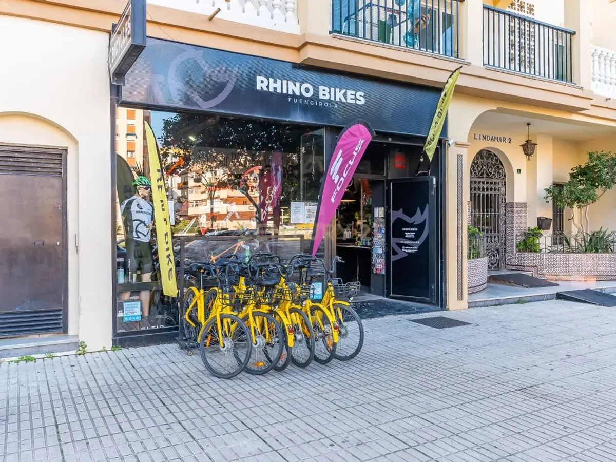 Amplio local comercial en Fuengirola, Málaga