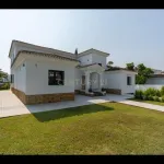 VILLA AMPLIA CON PRIVACIDAD EN NUEVA ANDALUCÍA 3