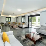 VILLA AMPLIA CON PRIVACIDAD EN NUEVA ANDALUCÍA 11