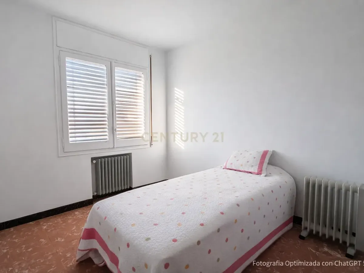 Casa pareada con jardín, terrazas y vistas a Montserrat | Ideal para familias que buscan calidad de vida