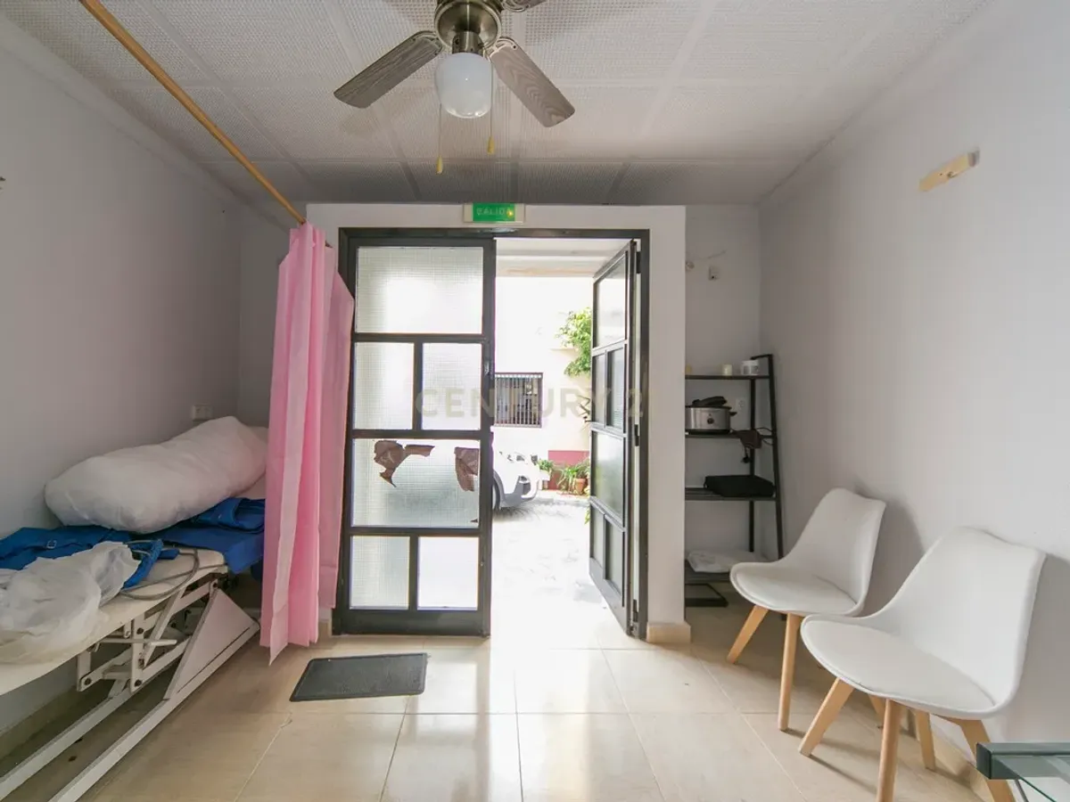 Local comercial con almacén en el centro histórico del casco antiguo de Calpe