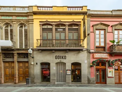 EN VENTA, MAGNÍFICO EDIFICIO REFORMADO EN TRIANA. APTO PARA RIC