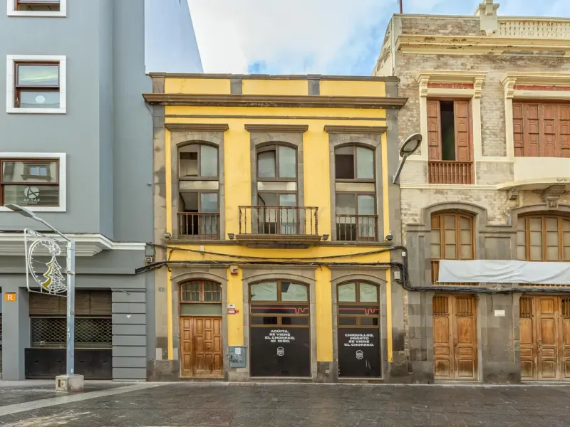 EN VENTA, MAGNÍFICO EDIFICIO REFORMADO EN TRIANA. APTO PARA RIC