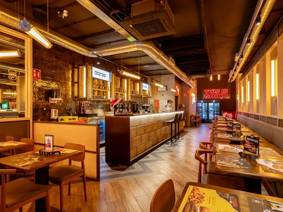 EN VENTA, MAGNÍFICO EDIFICIO REFORMADO EN TRIANA. APTO PARA RIC