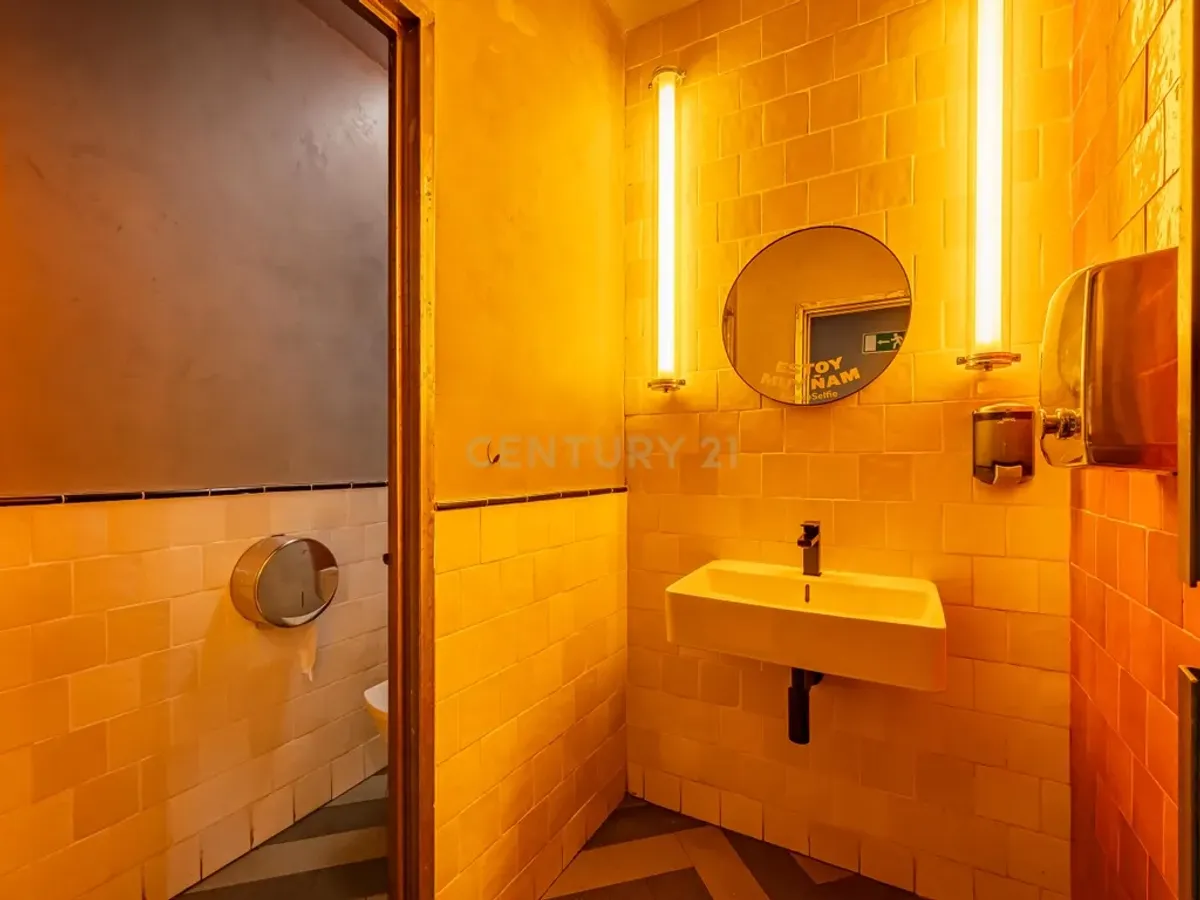 EN VENTA, MAGNÍFICO EDIFICIO REFORMADO EN TRIANA. APTO PARA RIC