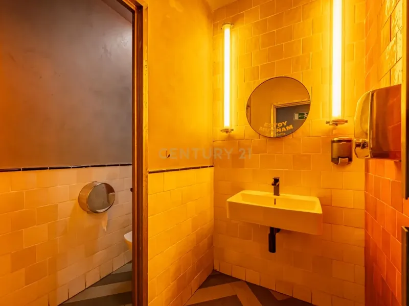 EN VENTA, MAGNÍFICO EDIFICIO REFORMADO EN TRIANA. APTO PARA RIC