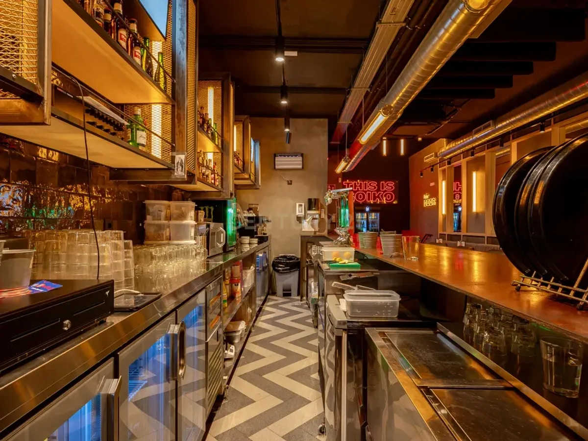 EN VENTA, MAGNÍFICO EDIFICIO REFORMADO EN TRIANA. APTO PARA RIC