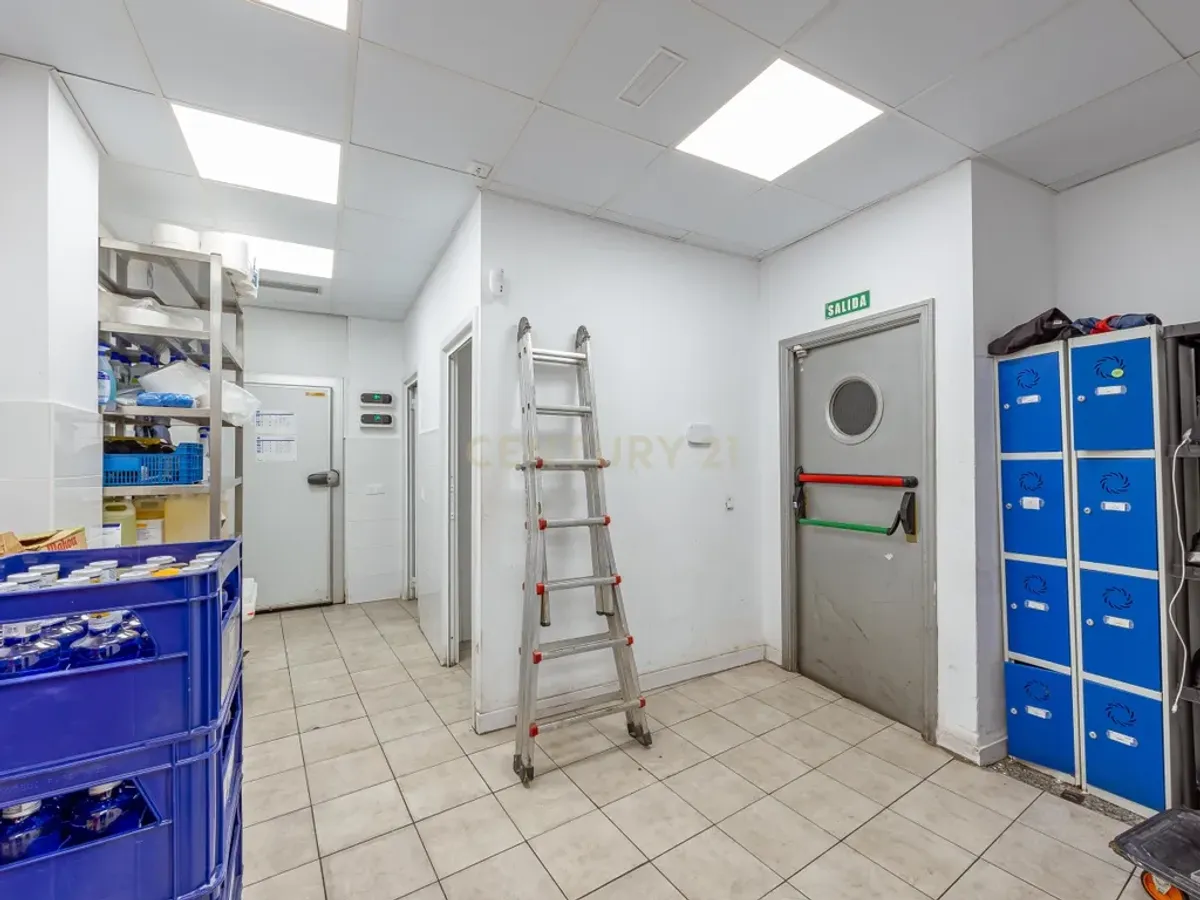 EN VENTA, MAGNÍFICO EDIFICIO REFORMADO EN TRIANA. APTO PARA RIC