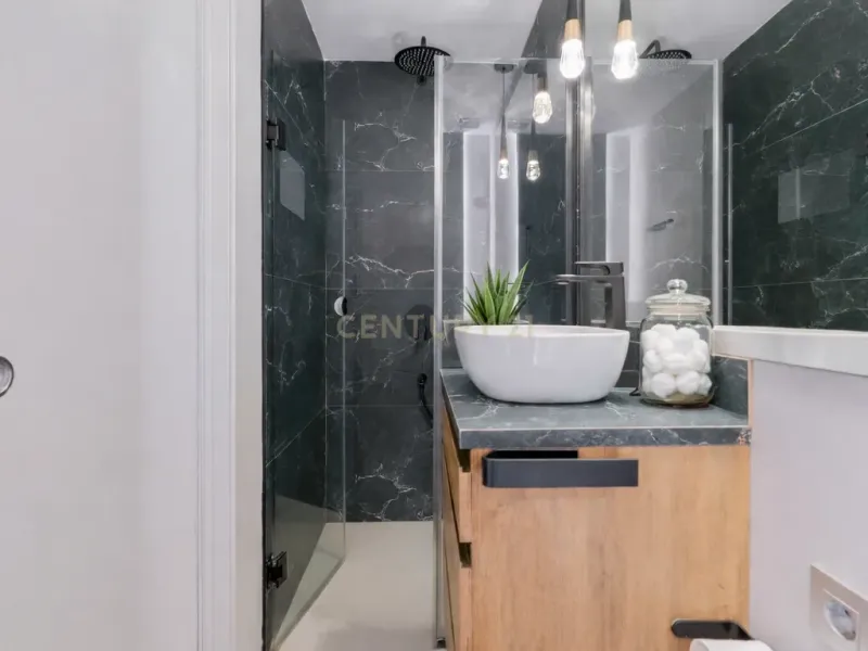 Apartamento reformado a 100 m del mar en Los Boliches