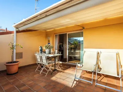 Ático dúplex con terraza solárium, piscina y parking en el Eixample de Sant Joan Despí