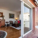 Ático dúplex con terraza solárium, piscina y parking en el Eixample de Sant Joan Despí 7