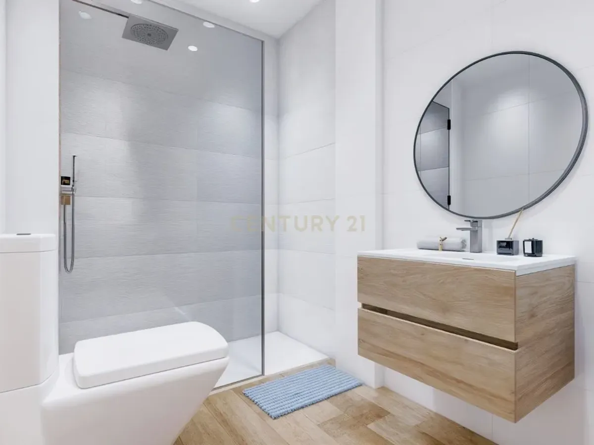 Planta baja a estrenar con gran patio en Jaume Pinent, Barcelona