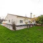 Encantadora casa independiente en una sola planta en urbanización de montaña 1