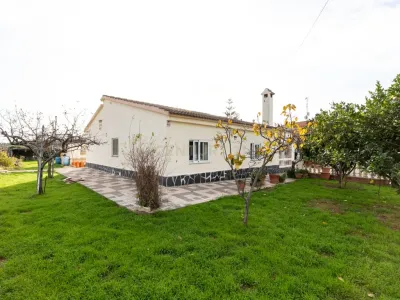 Encantadora casa independiente en una sola planta en urbanización de montaña