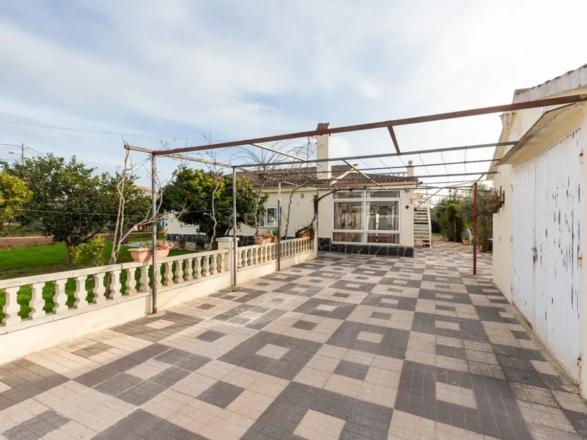 Encantadora casa independiente en una sola planta en urbanización de montaña