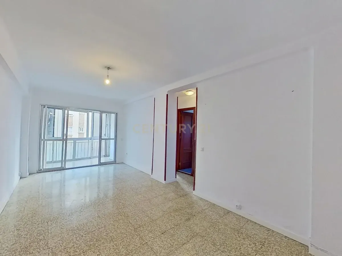 Amplio piso en venta en la Avenida de Europa