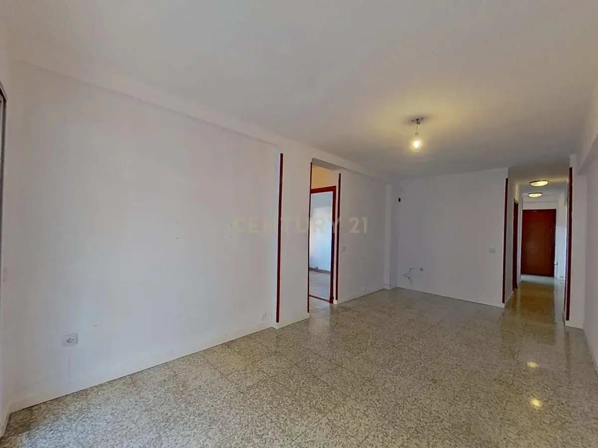 Amplio piso en venta en la Avenida de Europa