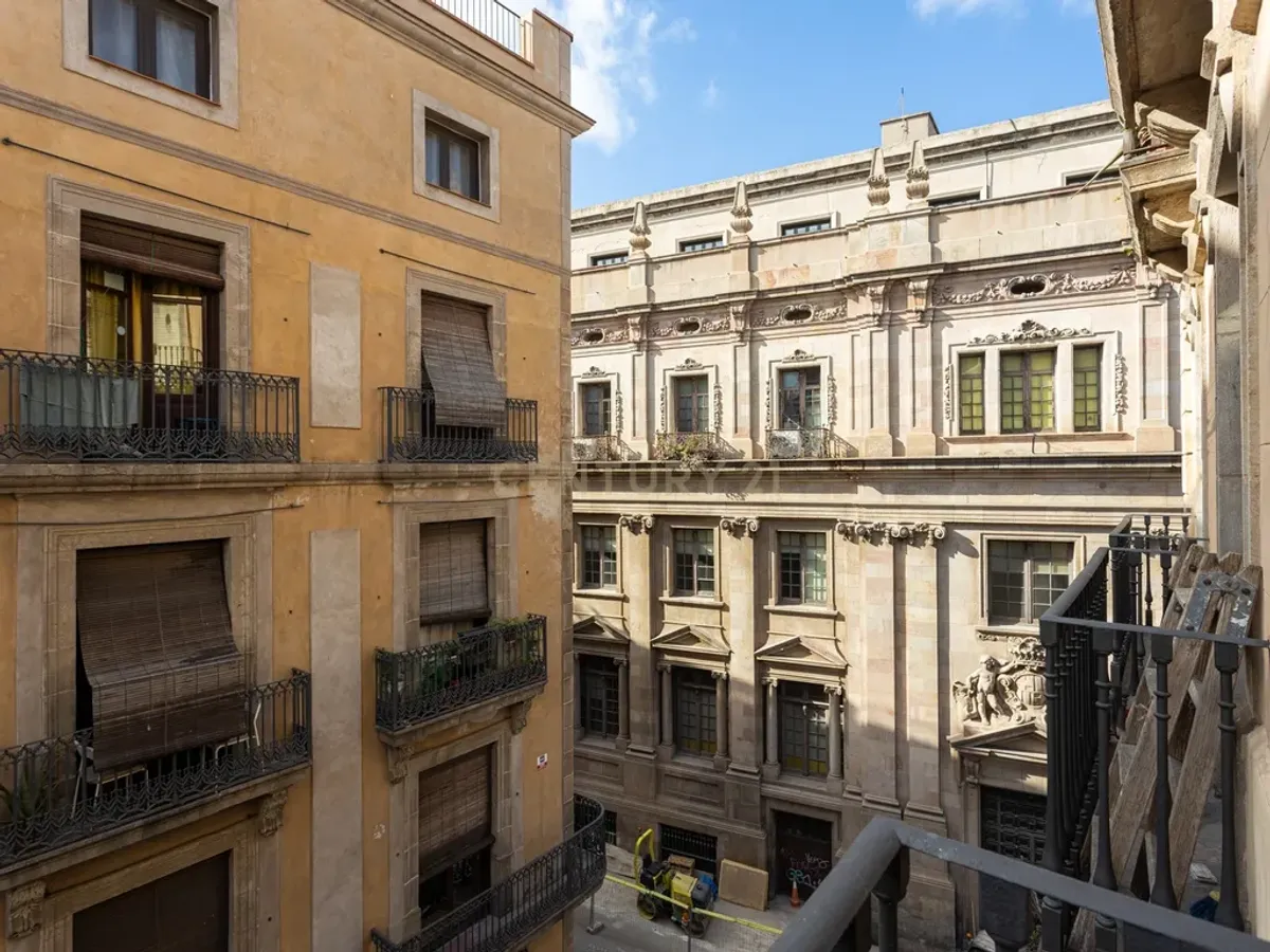 Exclusividad histórica en el corazón del Gòtic – Calle Fusteria
