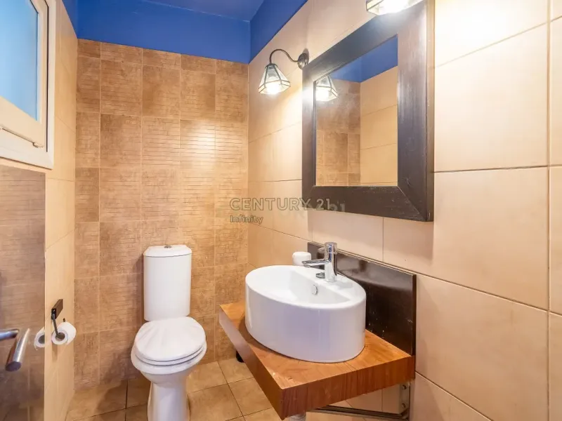 Casa en venta en Torremuelle, Benalmádena – Ubicación estratégica y alto potencial