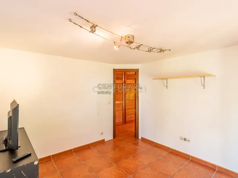 Casa en venta en Torremuelle, Benalmádena – Ubicación estratégica y alto potencial
