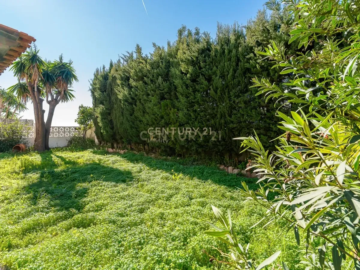 Casa en venta en Torremuelle, Benalmádena – Ubicación estratégica y alto potencial