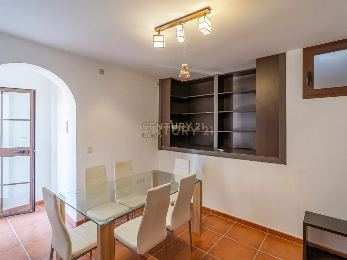 Casa en venta en Torremuelle, Benalmádena – Ubicación estratégica y alto potencial