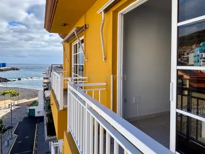 COQUETO Y LUMINOSOSO PISO CON VISTAS AL MAR EN CALETILLAS, CANDELARIA