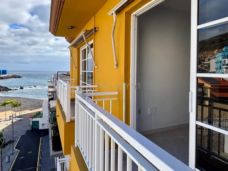COQUETO Y LUMINOSOSO PISO CON VISTAS AL MAR EN CALETILLAS, CANDELARIA