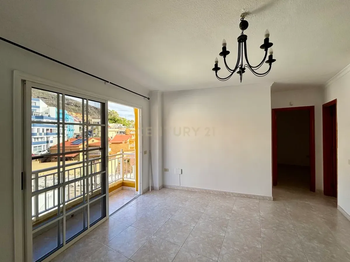 COQUETO Y LUMINOSOSO PISO CON VISTAS AL MAR EN CALETILLAS, CANDELARIA