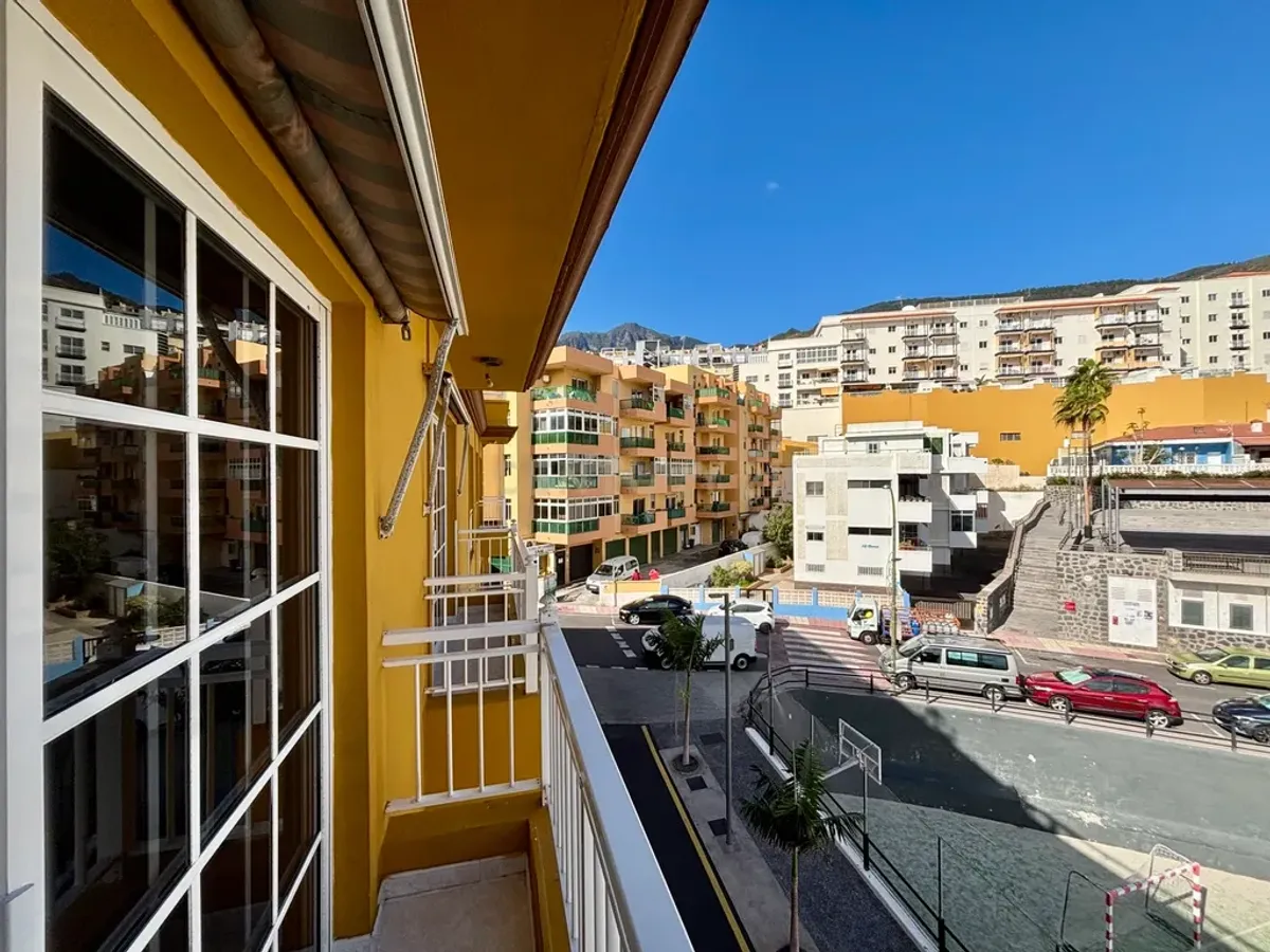 COQUETO Y LUMINOSOSO PISO CON VISTAS AL MAR EN CALETILLAS, CANDELARIA