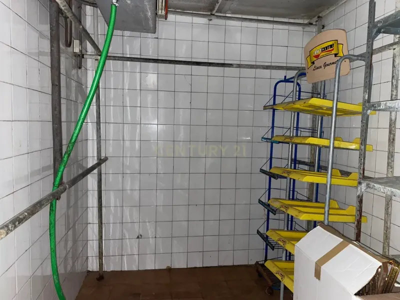 ¡OPORTUNIDAD! Local con grandes posibilidades