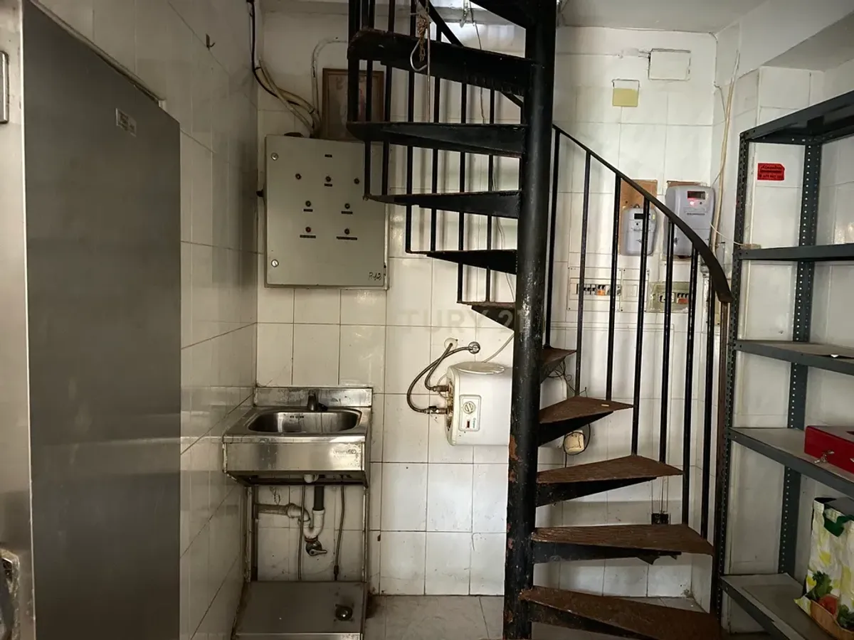 ¡OPORTUNIDAD! Local con grandes posibilidades