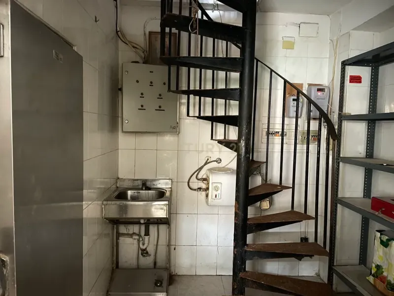 ¡OPORTUNIDAD! Local con grandes posibilidades