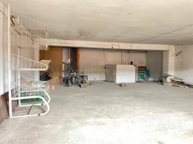 ¡OPORTUNIDAD! Local con grandes posibilidades