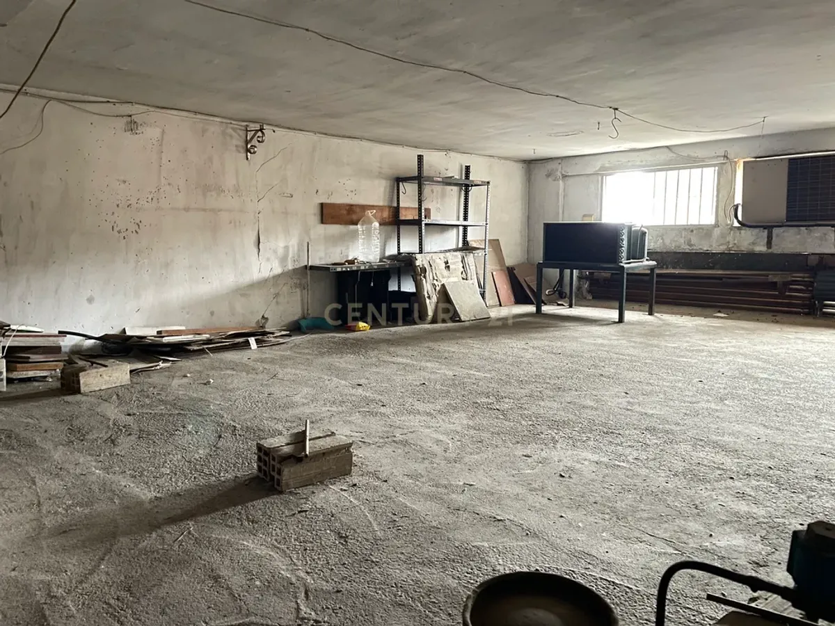 ¡OPORTUNIDAD! Local con grandes posibilidades