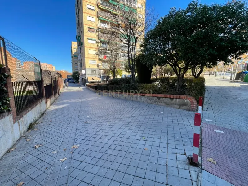 ¡OPORTUNIDAD! Local con grandes posibilidades