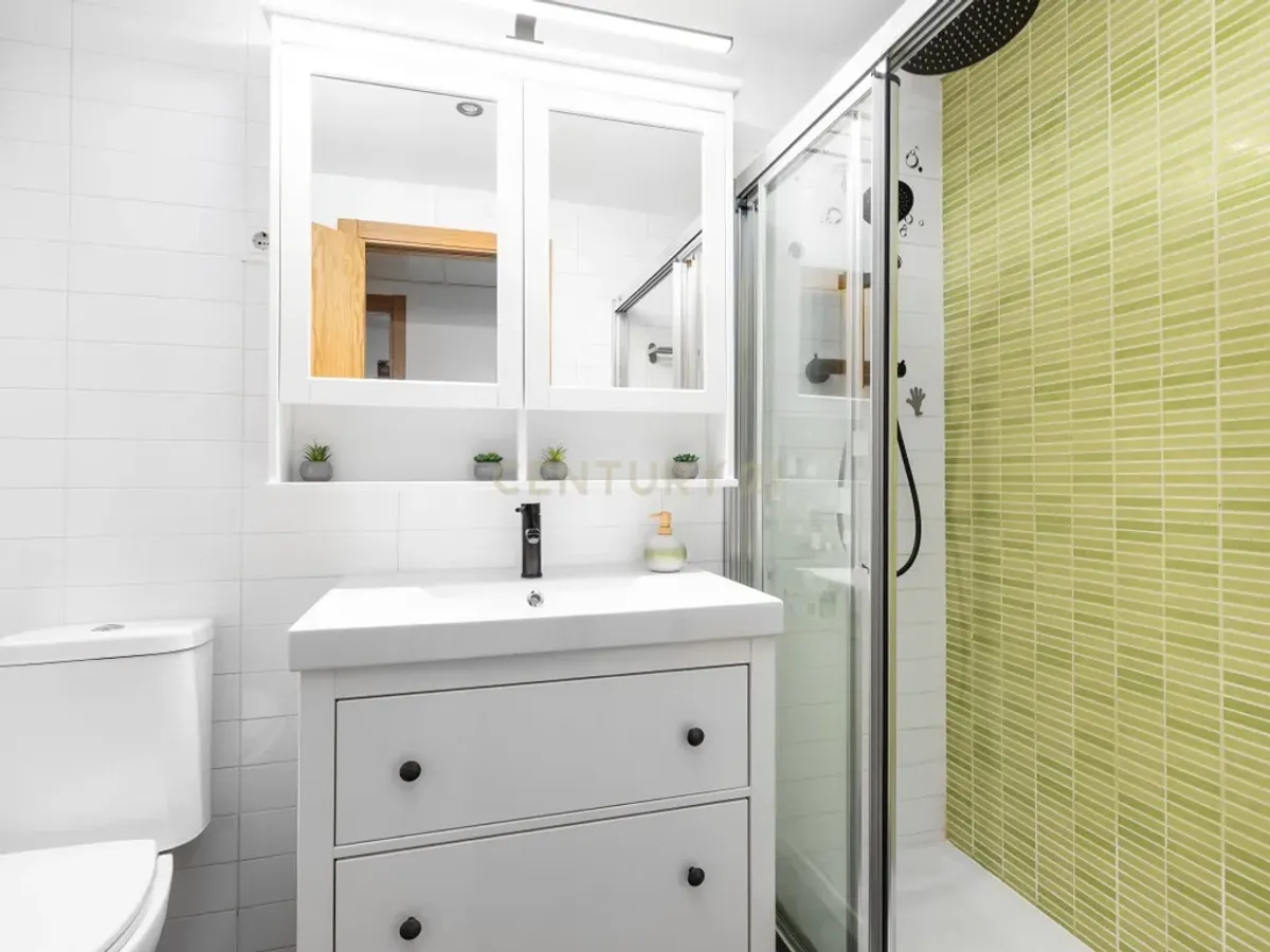 Amplio piso en Hostalric, Girona con vistas a la ciudad