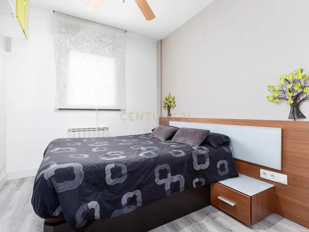 Amplio piso en Hostalric, Girona con vistas a la ciudad