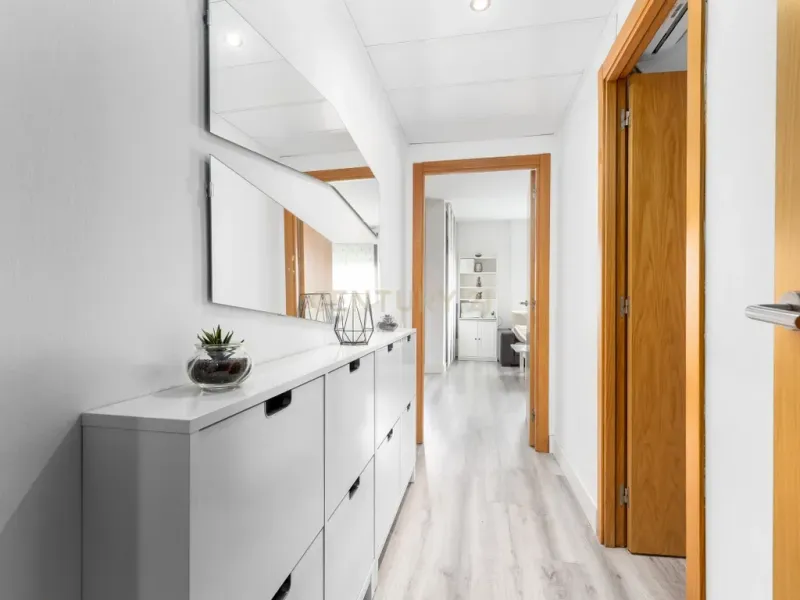 Amplio piso en Hostalric, Girona con vistas a la ciudad