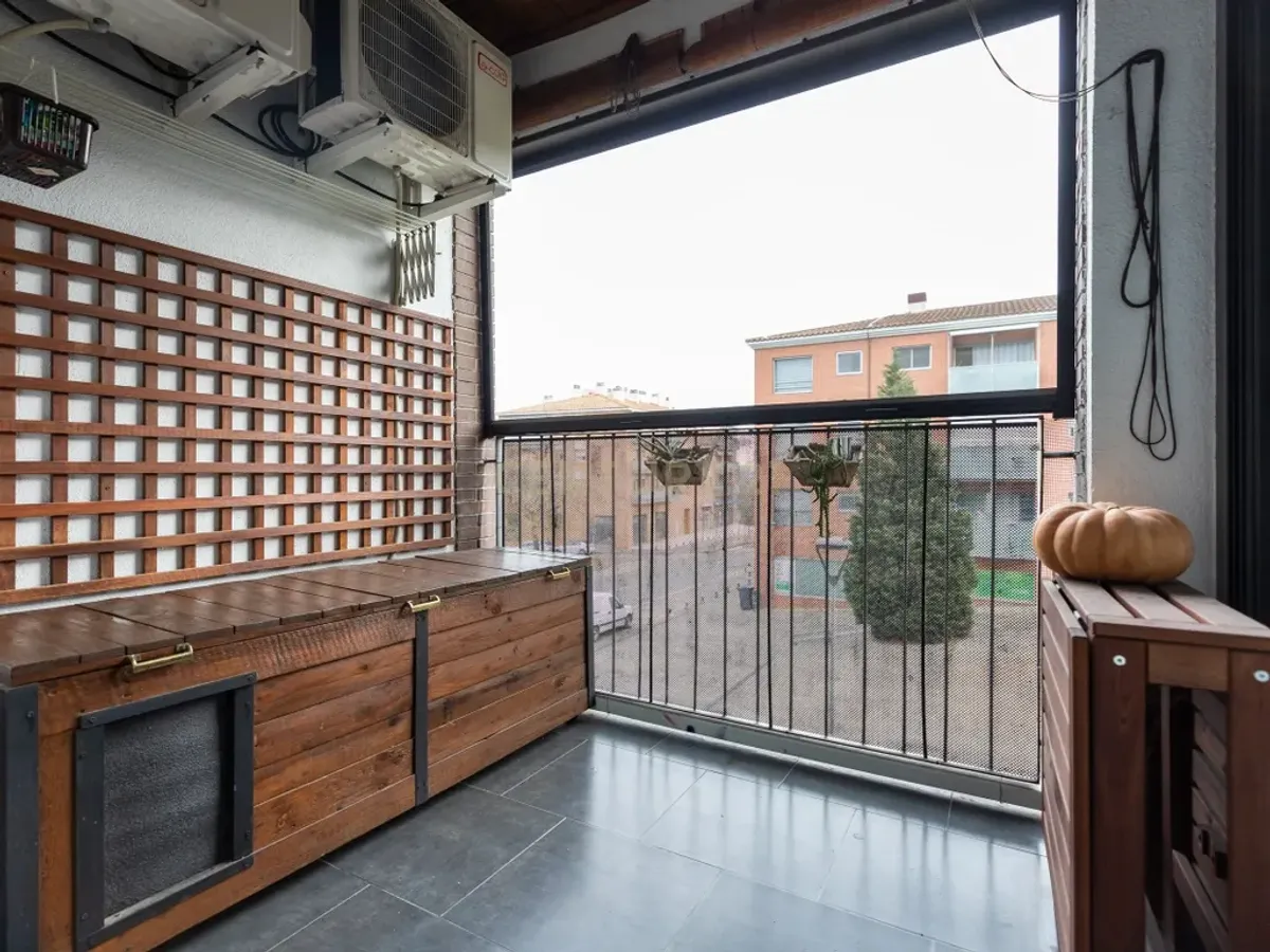 Amplio piso en Hostalric, Girona con vistas a la ciudad